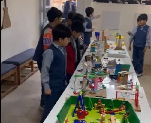 دبستان تلاشگران