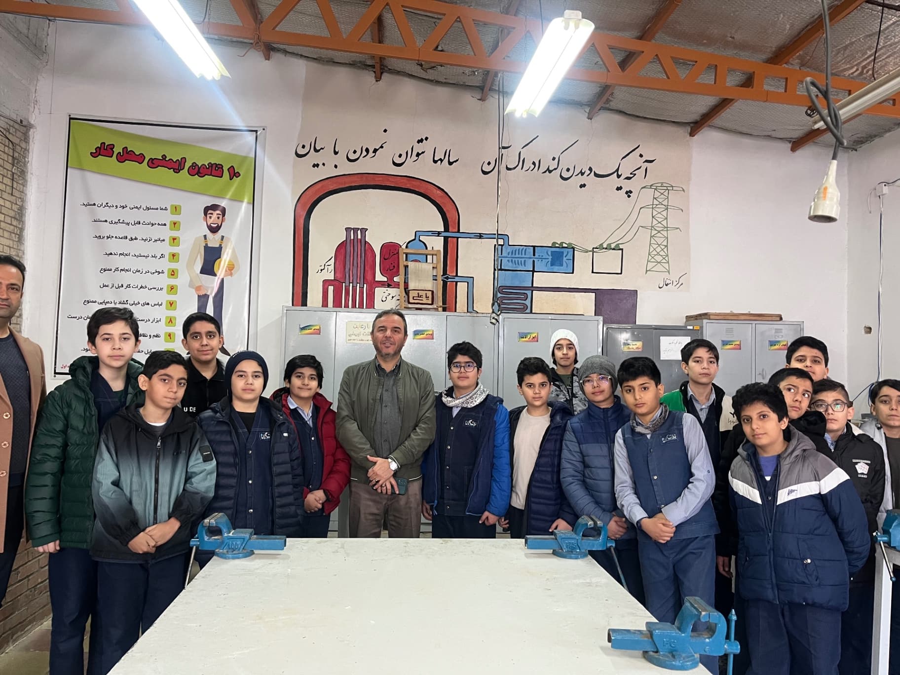 بازدید از مدرسه تیزهوشان